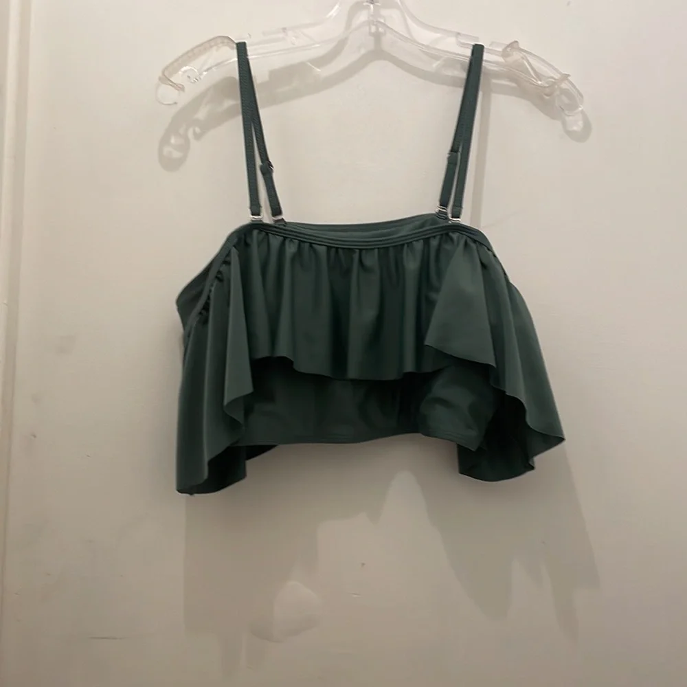 ruffle feminine khaki green swim bra size Large new